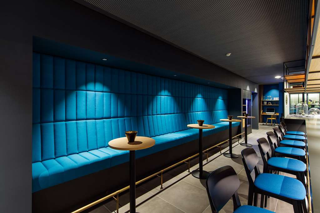 Bar/Lounge / Arthotel ANA Momentum Göppingen