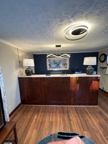 Bea's Parkway Inn - photo 4