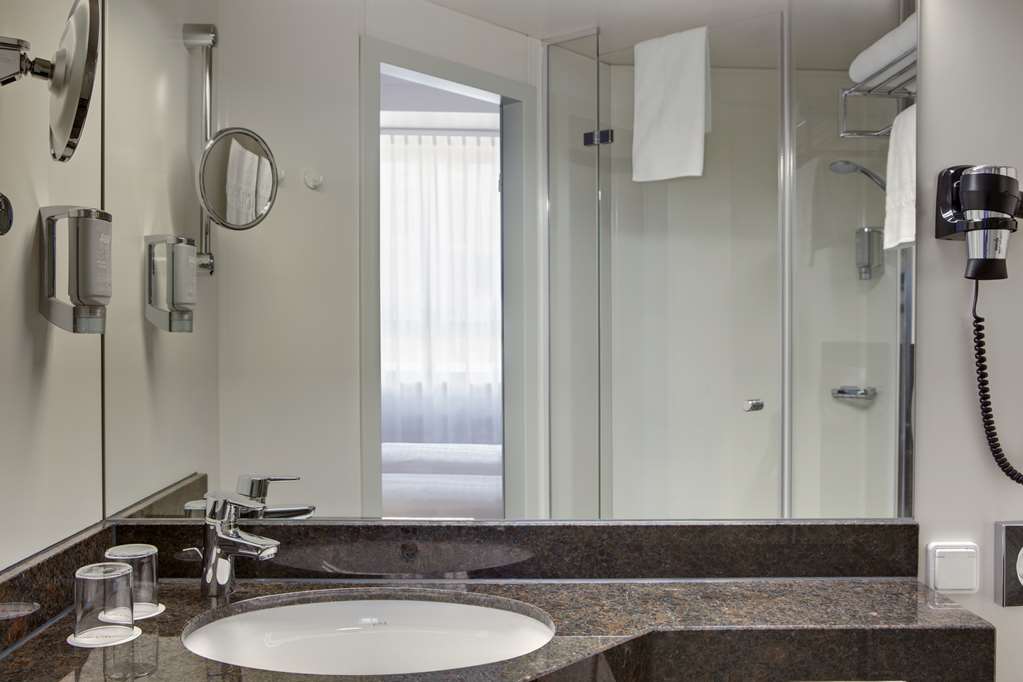 IntercityHotel Kassel, Germany - Bathroom