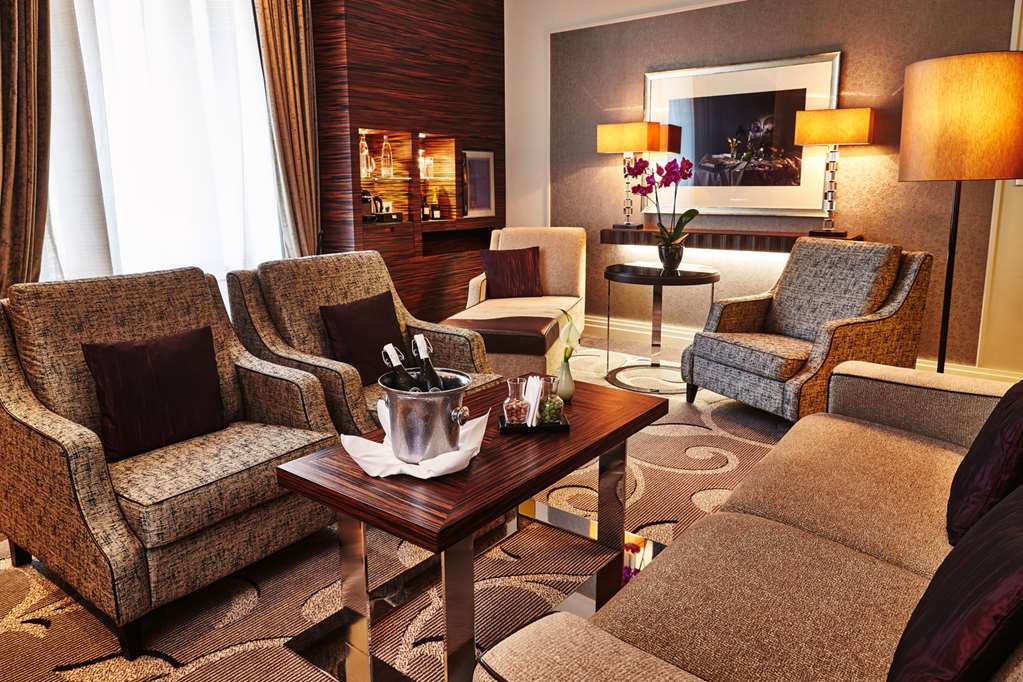 Steigenberger Frankfurter Hof, Frankfurt, Germany - Studio Suite living room