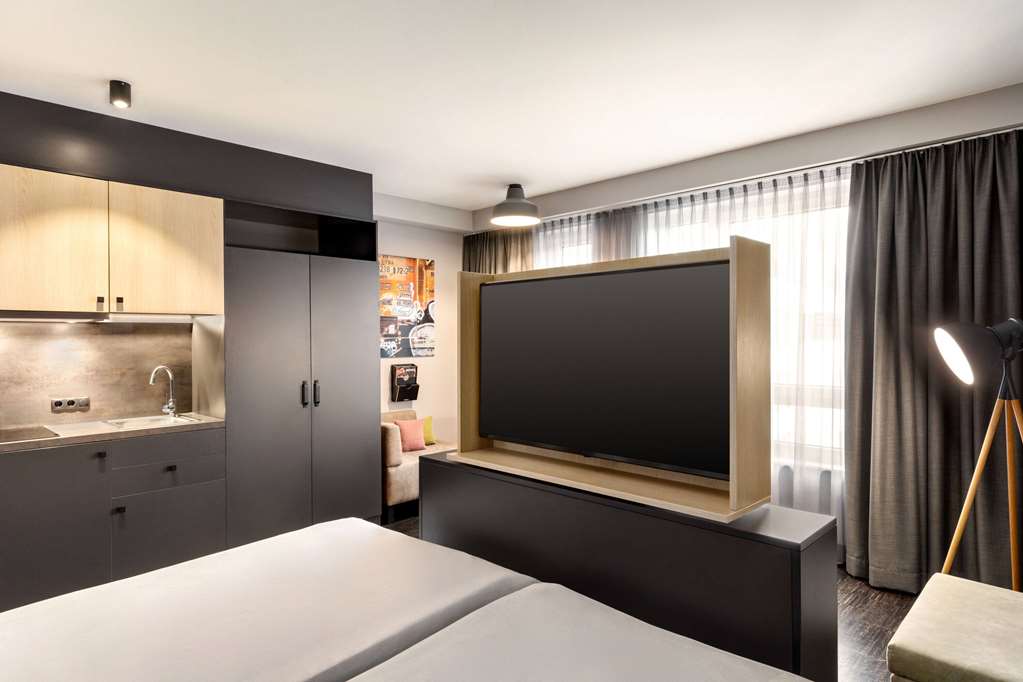 Guest room