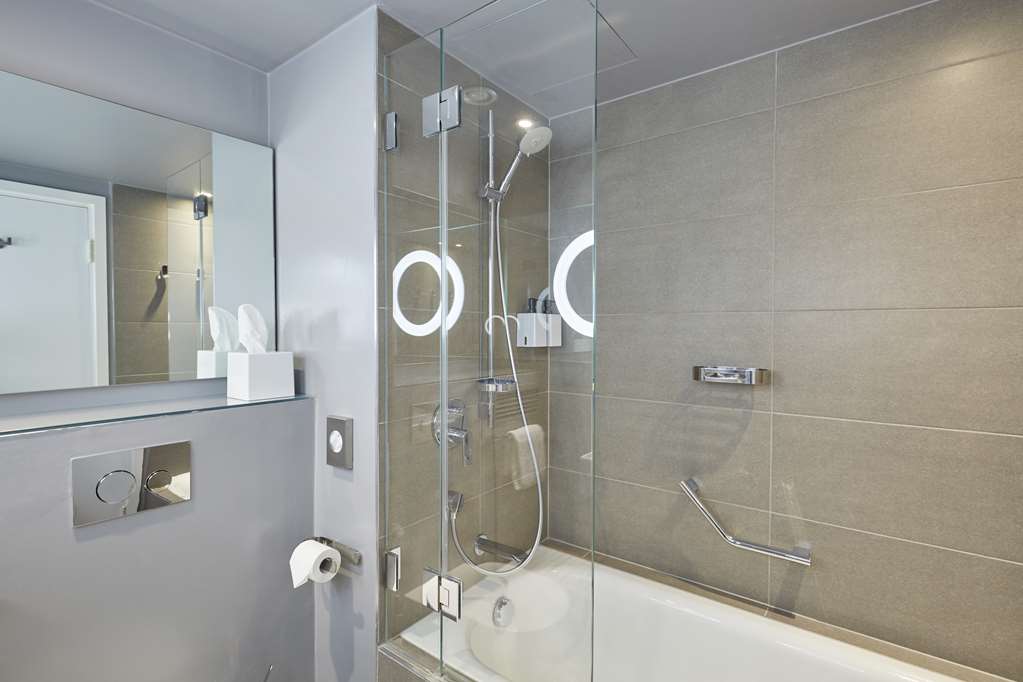 Scandic Frankfurt Museumsufer rooms standard family bathroom