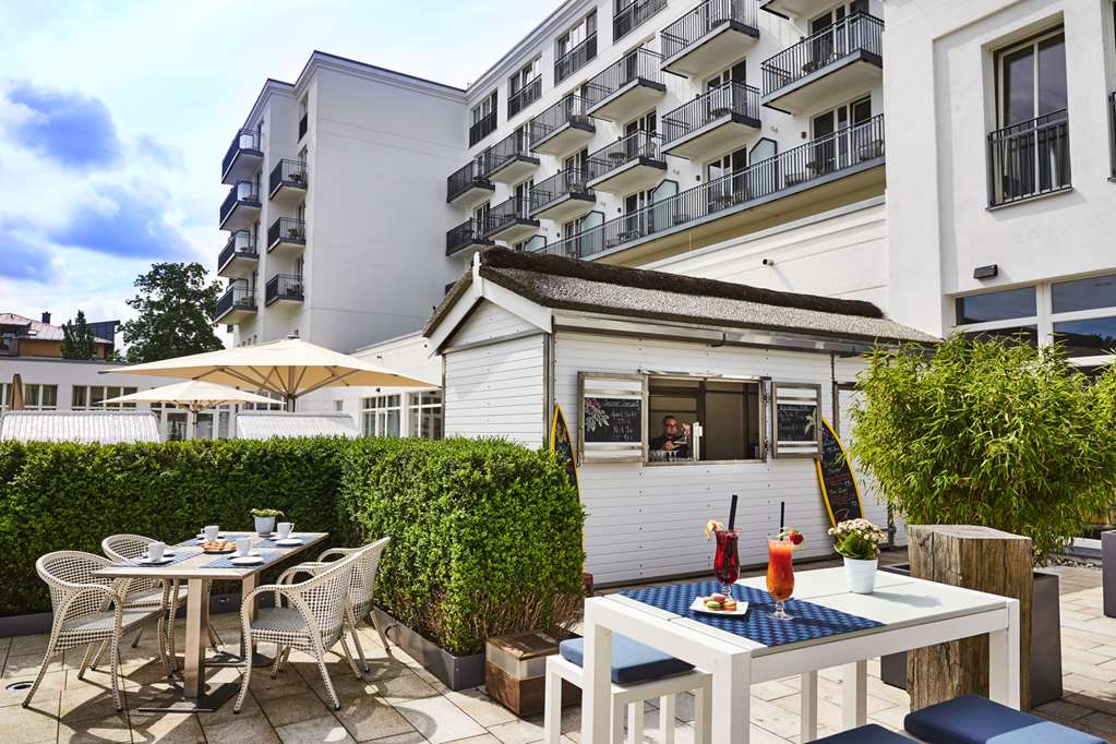 Steigenberger Grandhotel and Spa, Heringsdorf/Usedom, Germany - Pool Bar