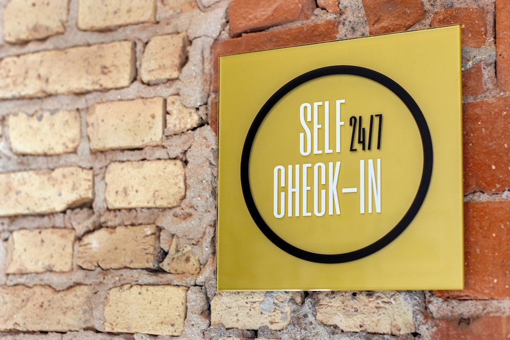 Check-in/check-out kiosk