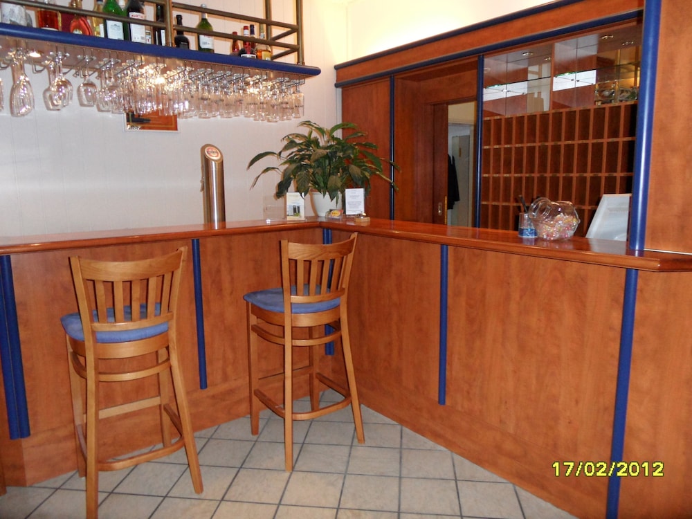 Check-in/check-out kiosk