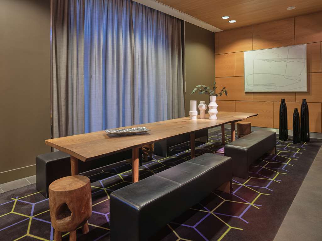 adina berlin hackescher markt lobby