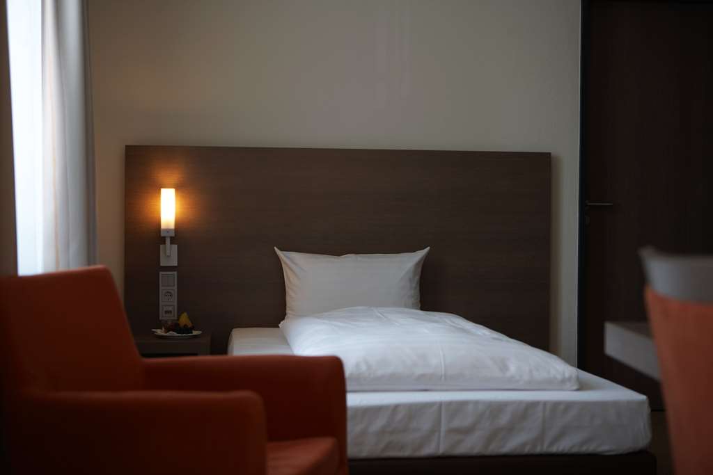 IntercityHotel Essen, Germany, handicapped accessible room