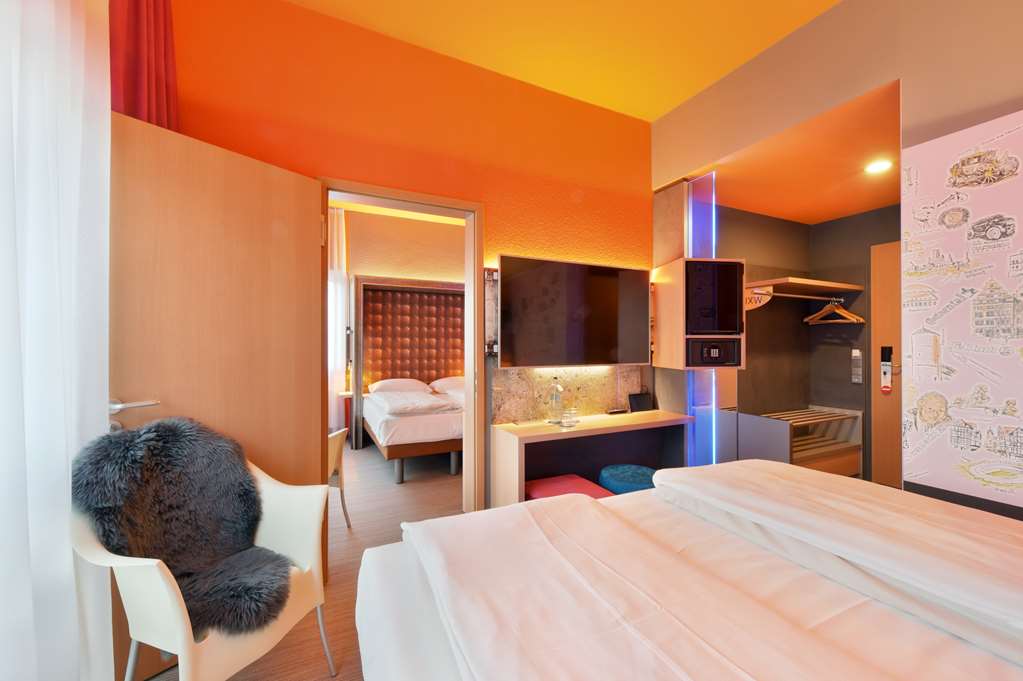 Guest room