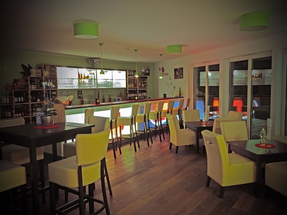 Hotel Bar