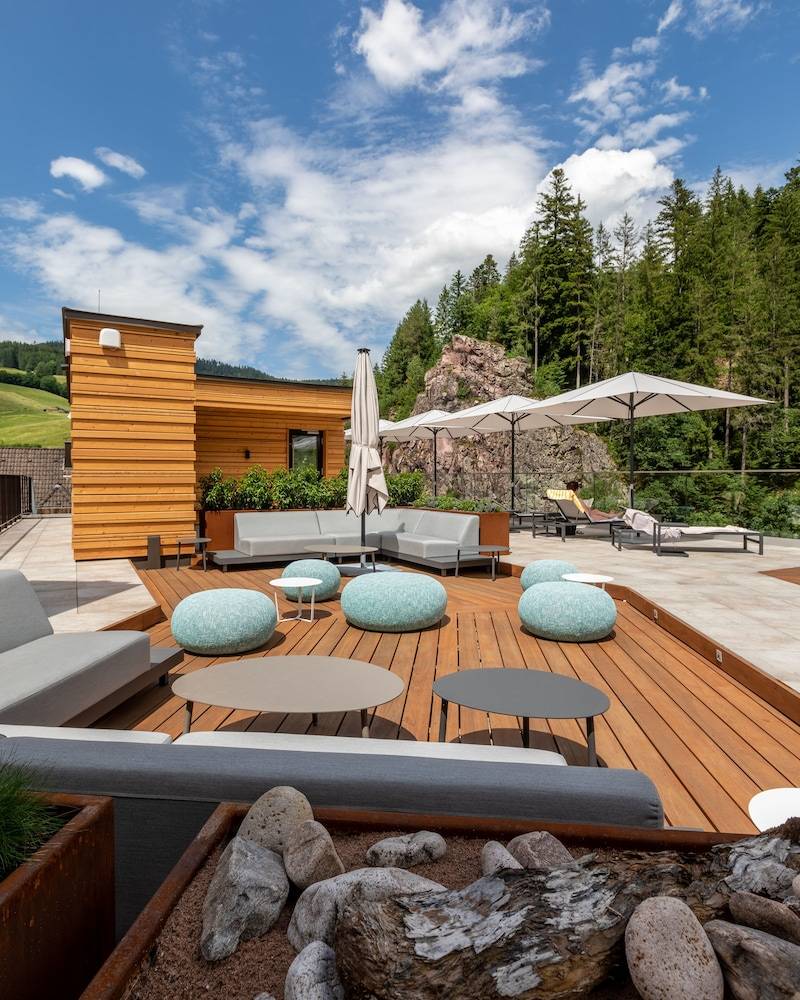 Sundeck