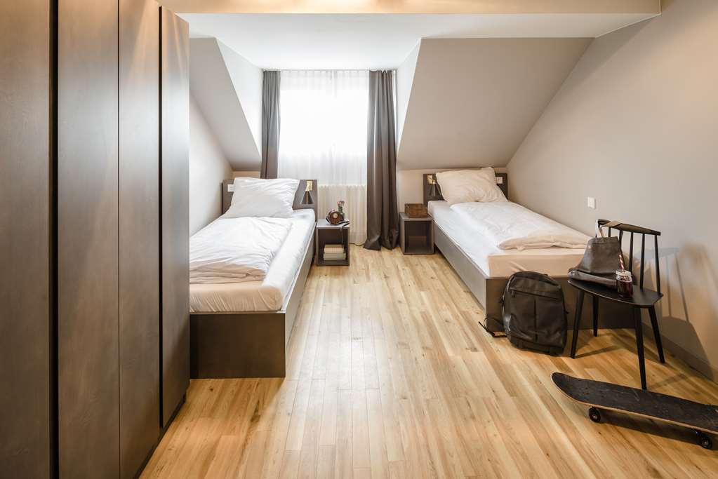 Guest room