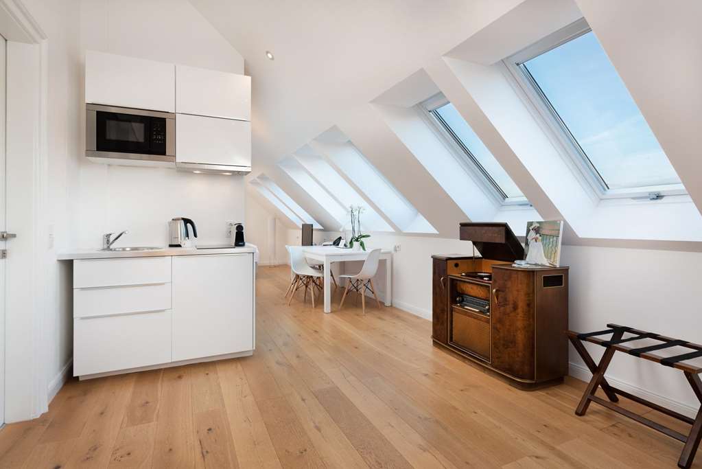 Guest room