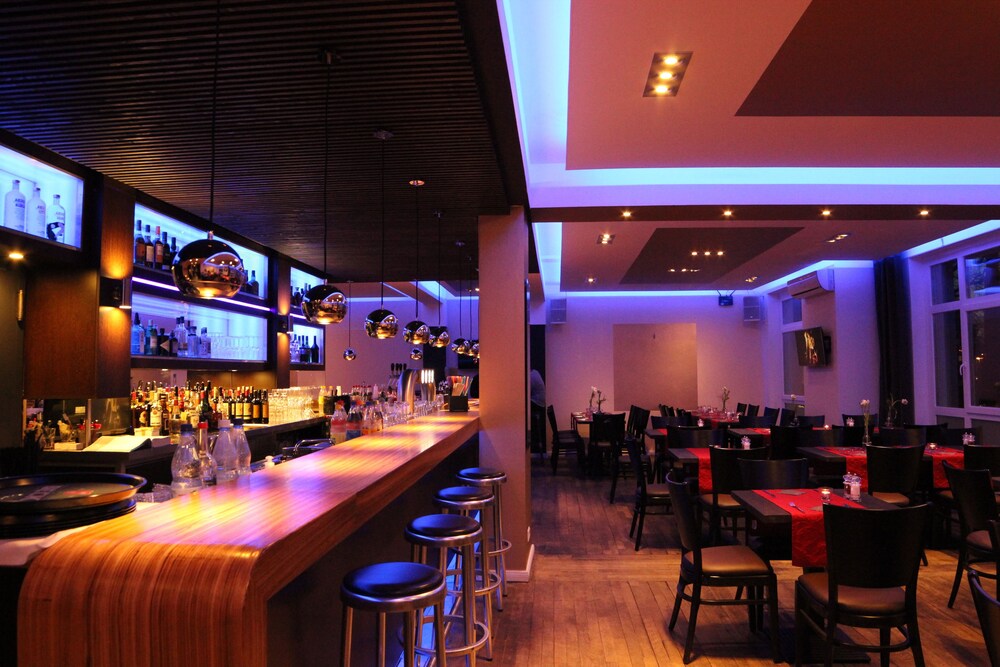 Hotel Bar