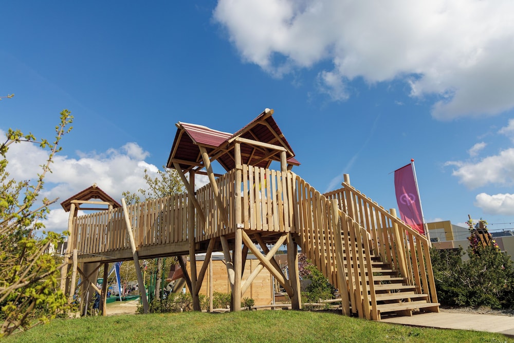 Children's play area - outdoor