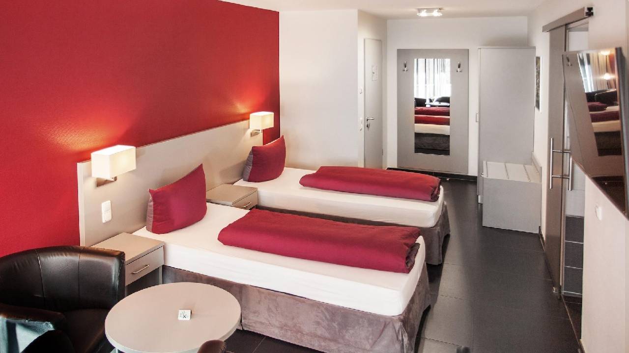 Guest room