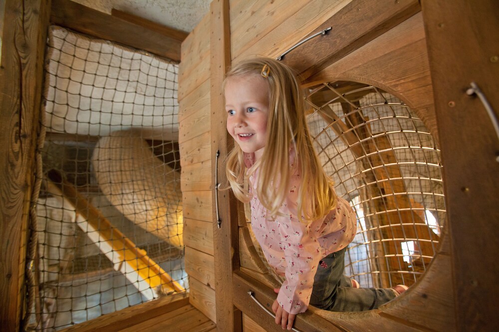 Childrens Play Area - Indoor