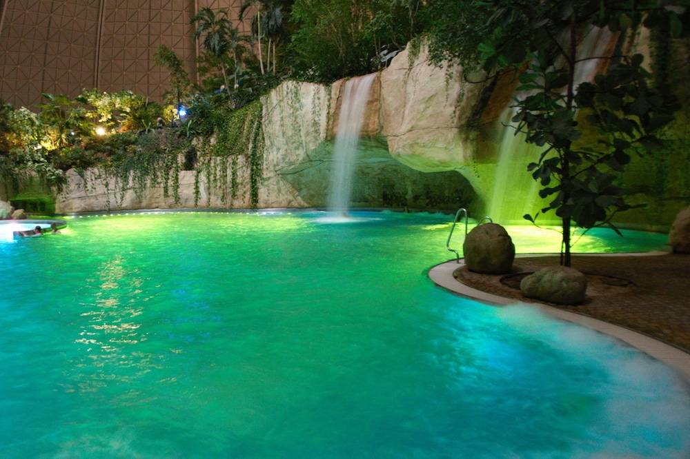 Pool waterfall