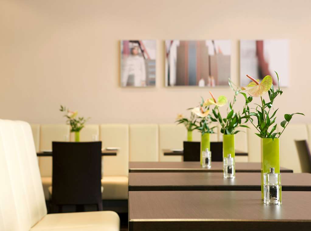IntercityHotel Essen, Germany, restaurant