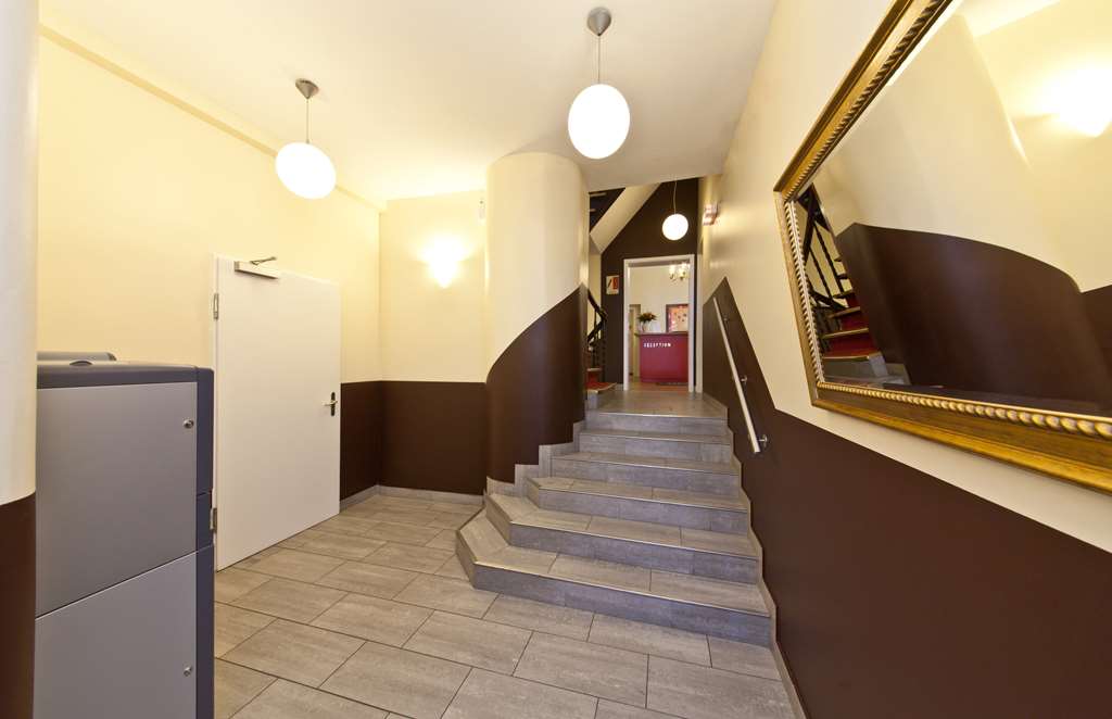 Entrance_ Novum Hotel am Holstenwall Hamburg