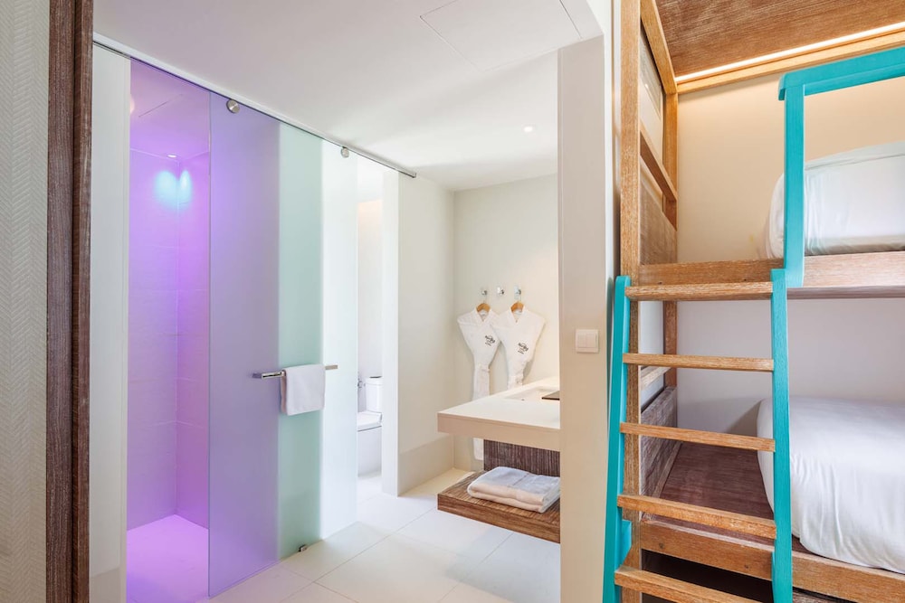 Children's theme room
