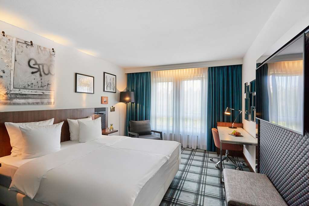 Suite - Bedroom