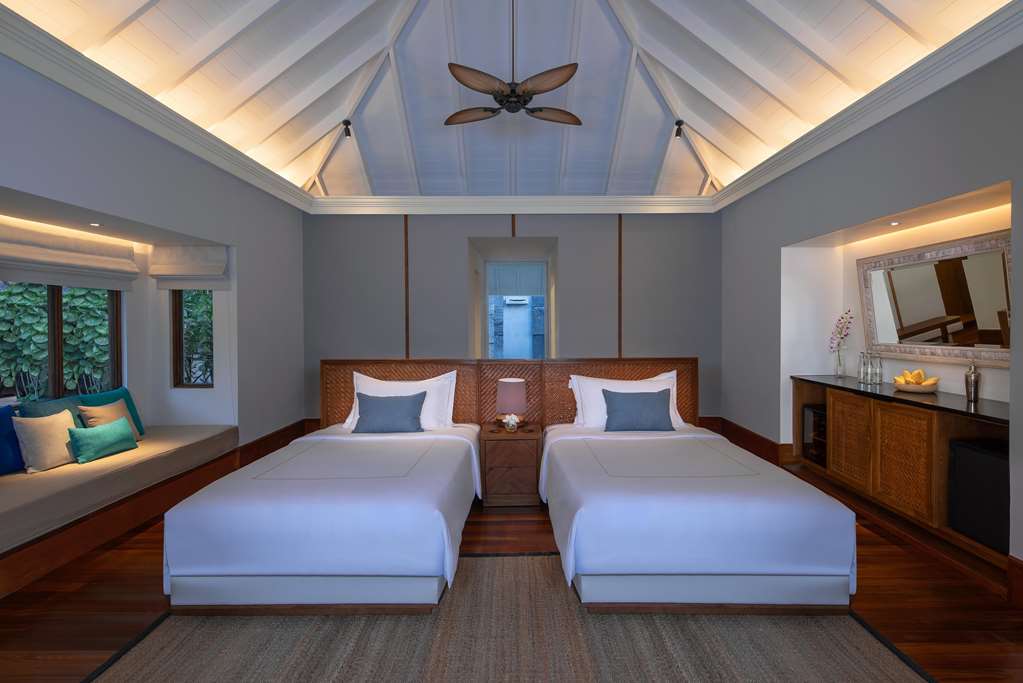 Anantara Kihavah Guest Room Three Bedroom Beach Pool Residence Twin Bedroom