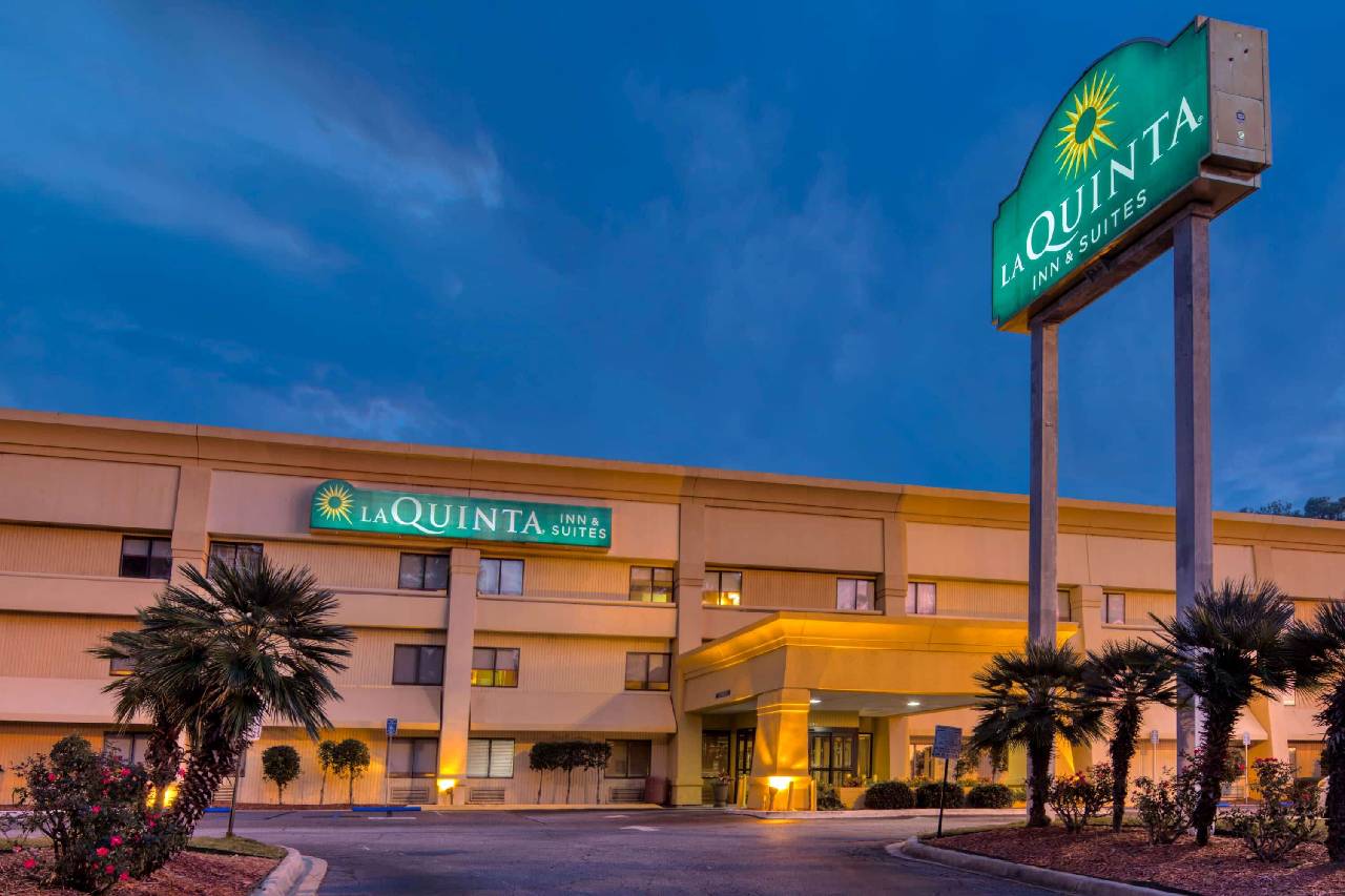 La Quinta Inn & Suites by Wyndham Savannah Southside - photo 5
