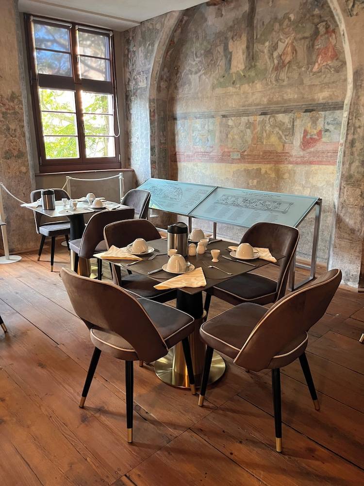 Breakfast area