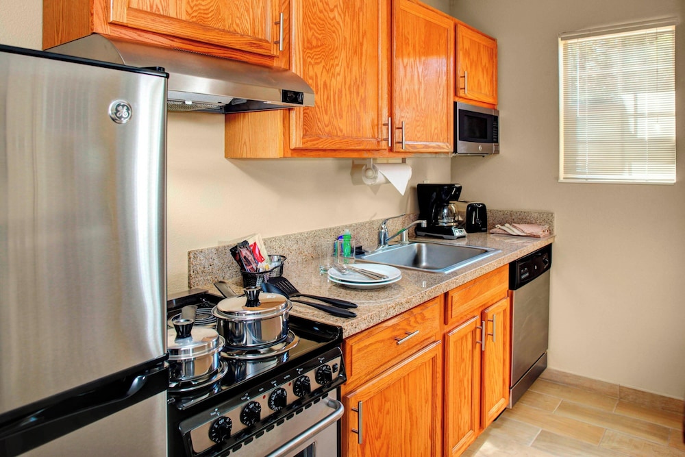 TownePlace Suites by Marriott Fresno - photo 5