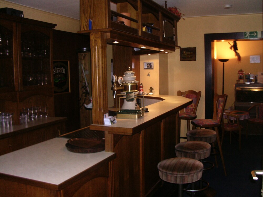 Hotel Bar