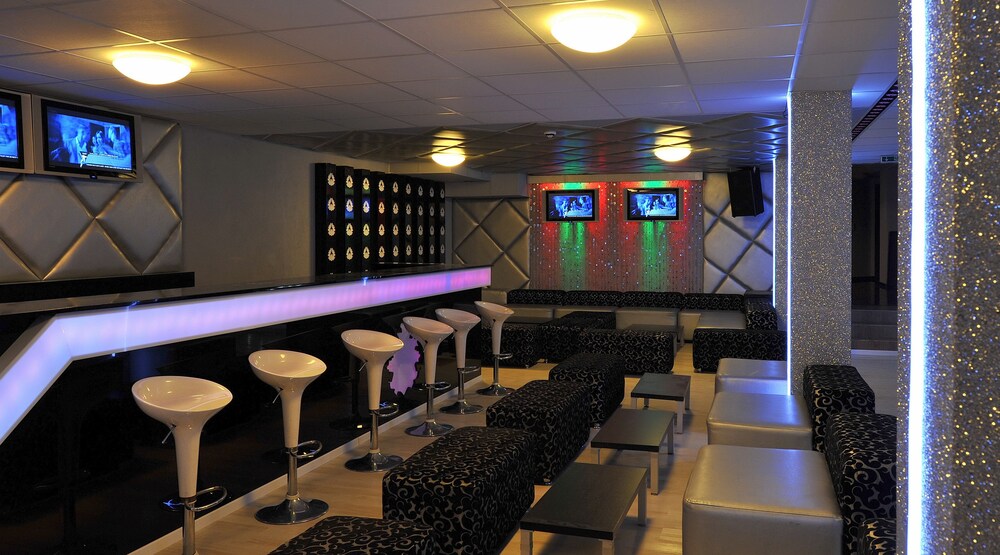 Hotel Lounge