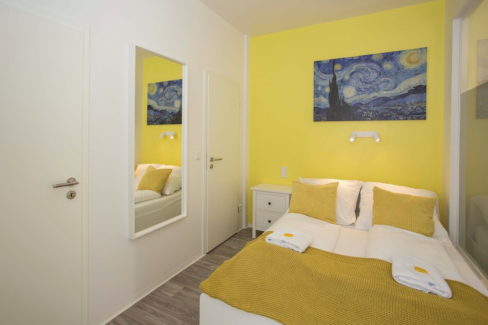Zentral Gelegene Helle Studio Apartments
