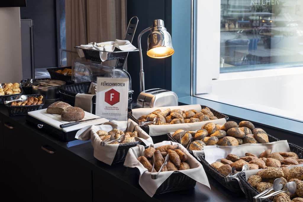 Scandic Hamburg Emporio Breakfast