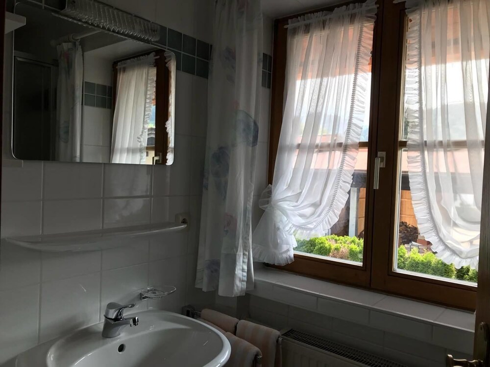 Bathroom sink