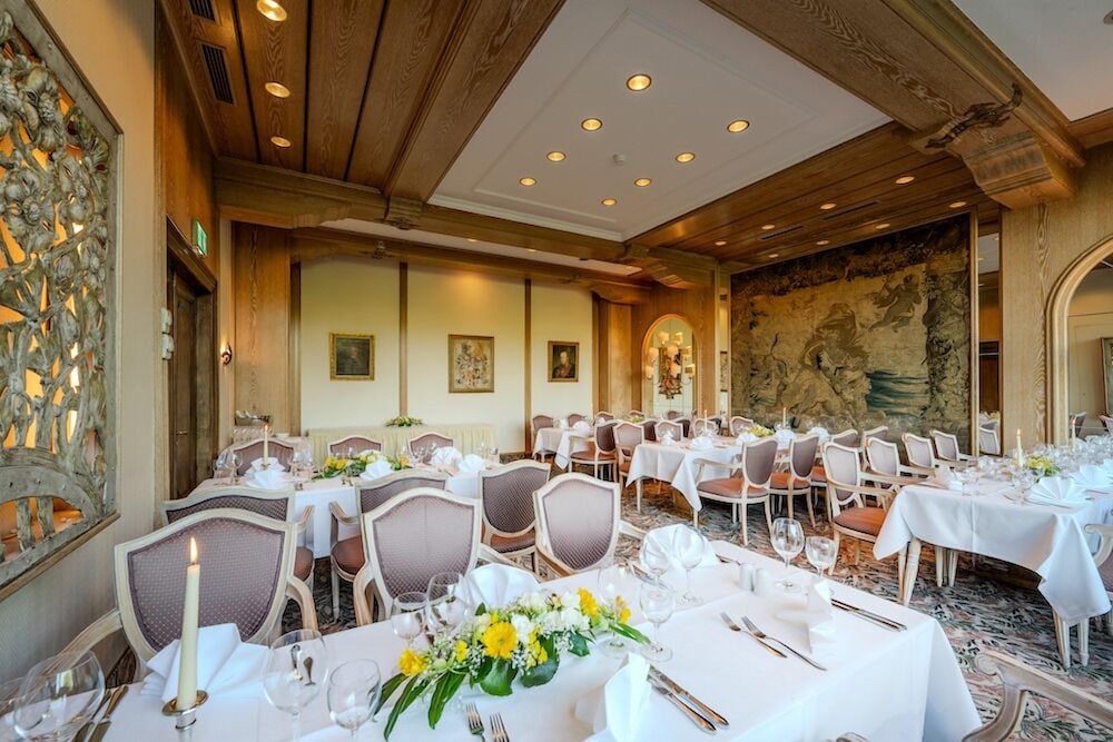 Banquet hall
