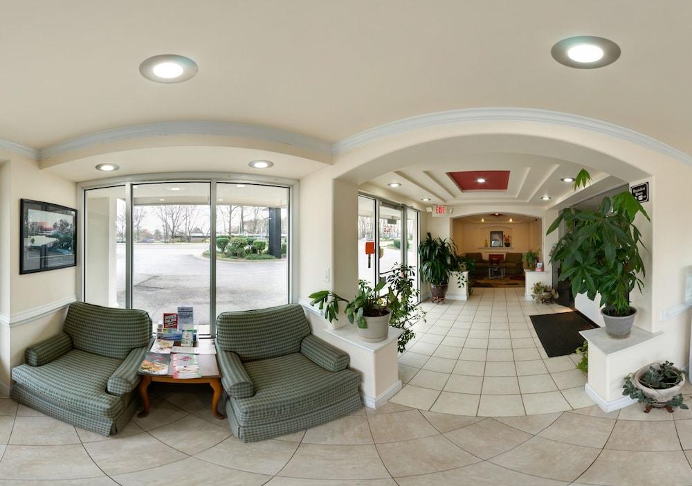 Econo Lodge Oyster Point - photo 5