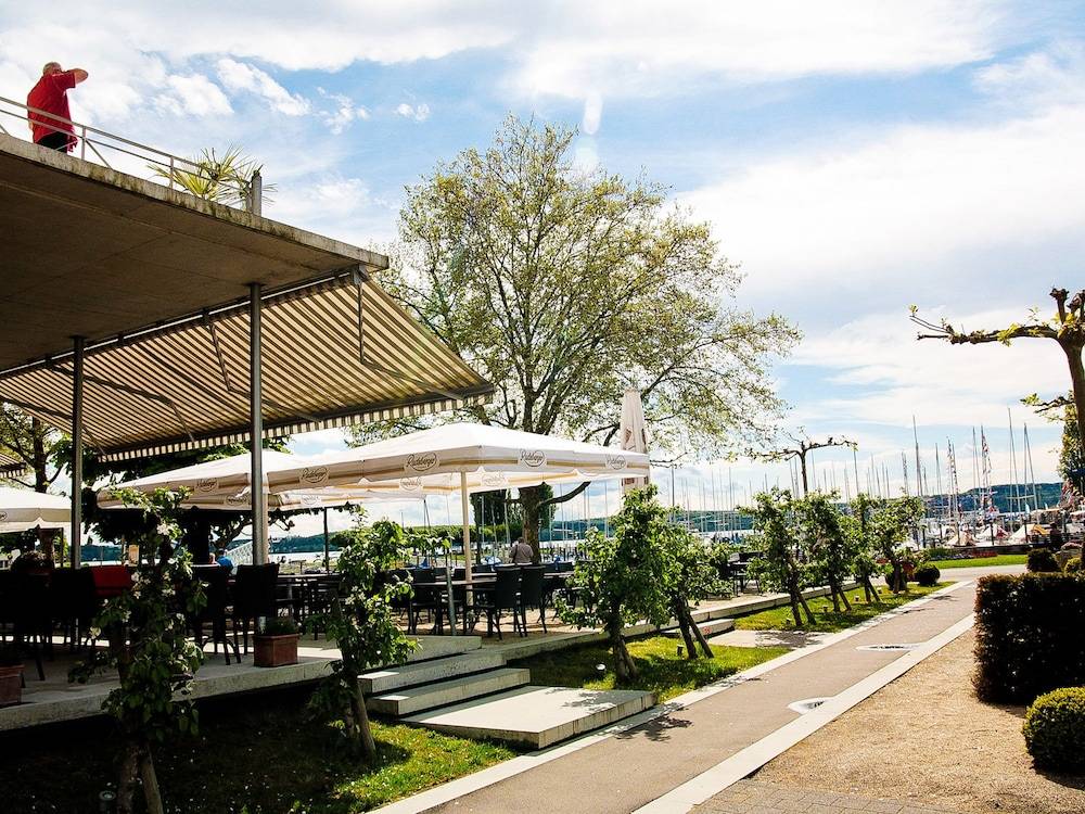 Sundeck