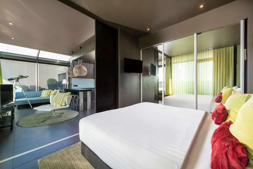 adina apartment hotel frankfurt neue oper penthouse studio bedroom