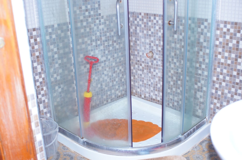 Bathroom shower