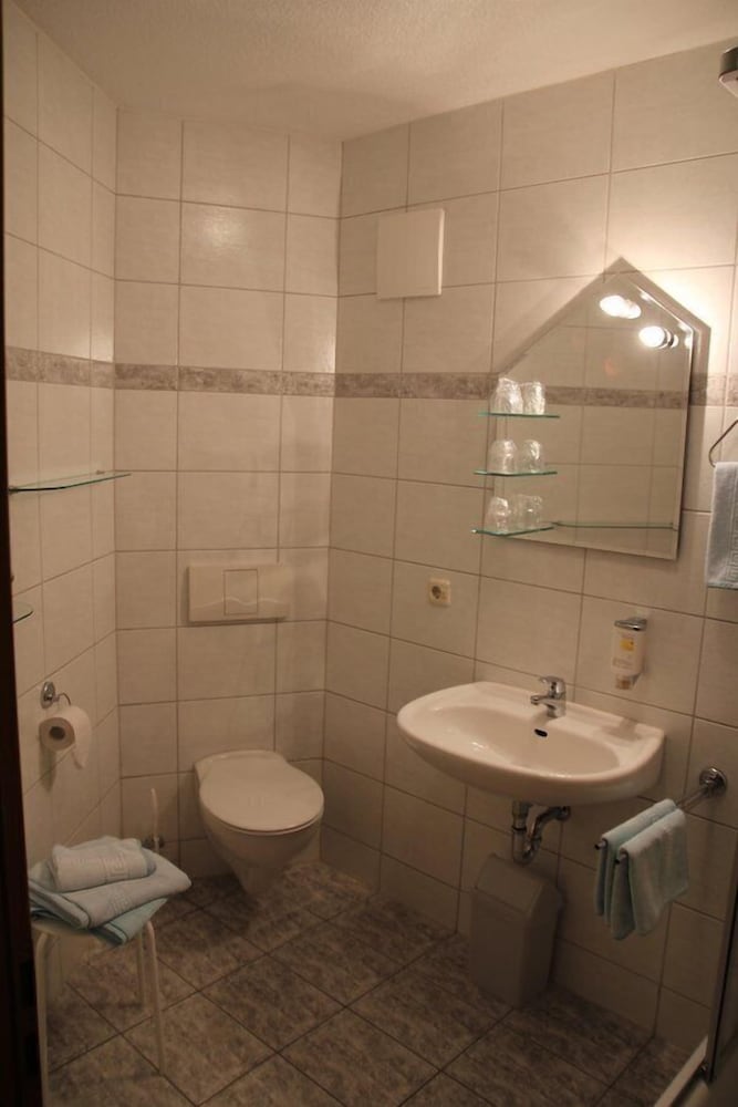 Bathroom amenities