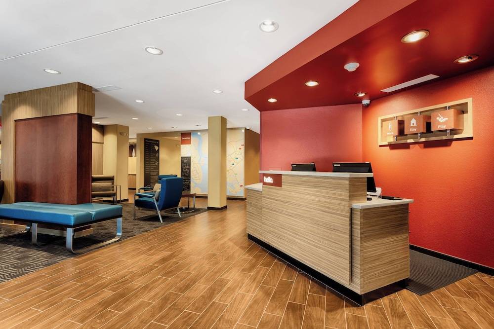 TownePlace Suites Charleston Mt. Pleasant - photo 3