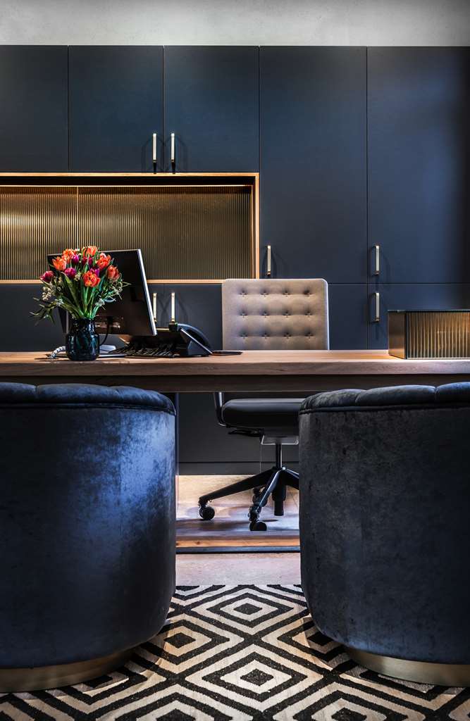 Steigenberger Hotel Treudelberg, Hamburg, Germany - Check-in