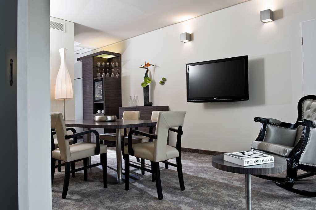 Guest room