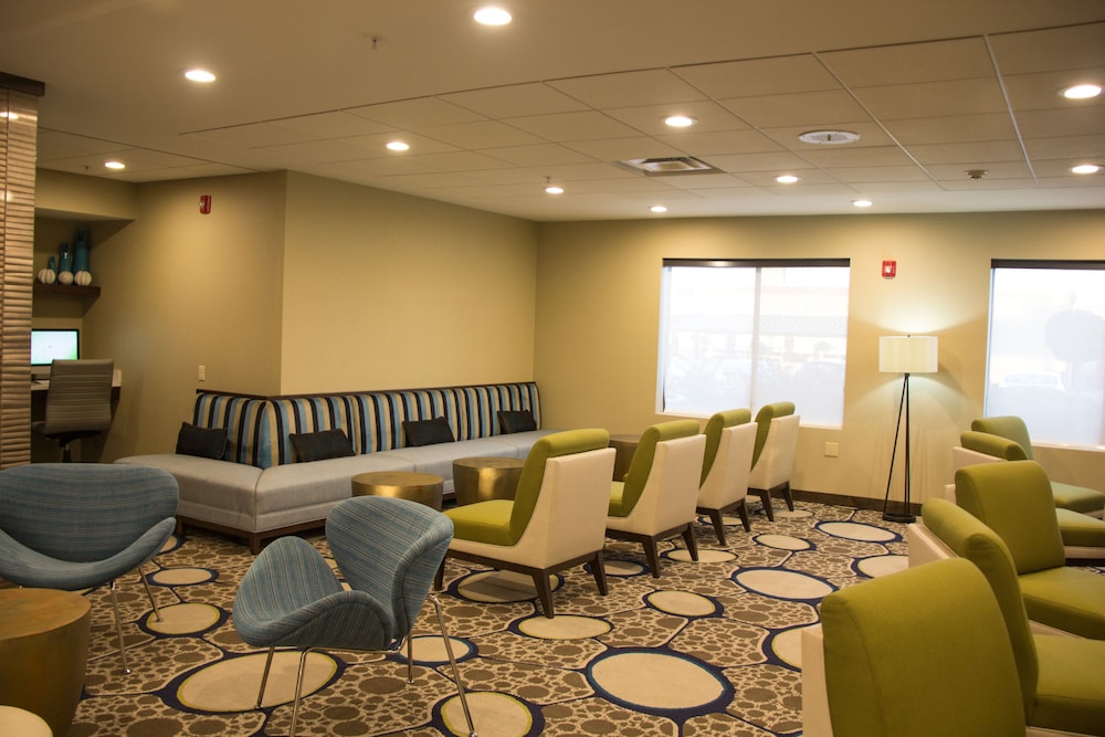 Holiday Inn El Paso Airport an IHG Hotel - photo 2