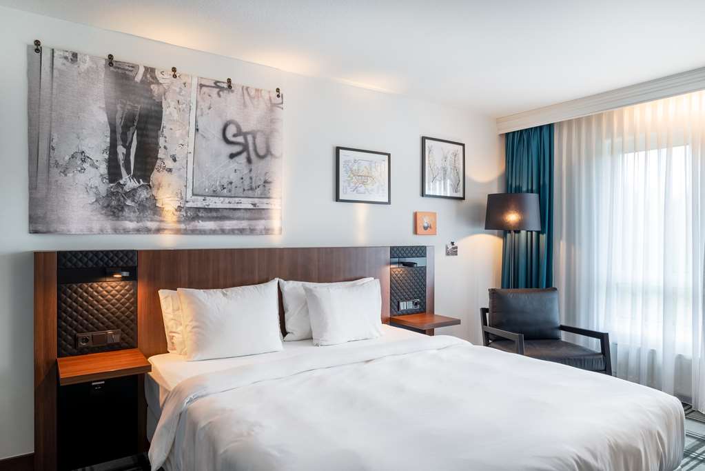 Suite Bedroom