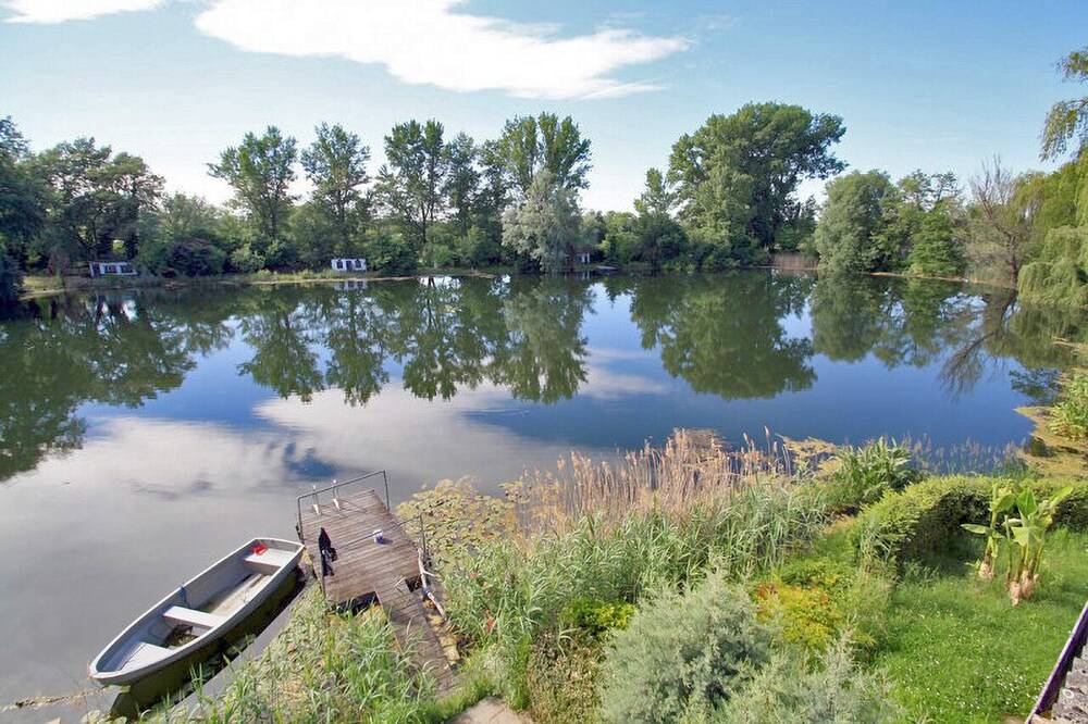 Lake View